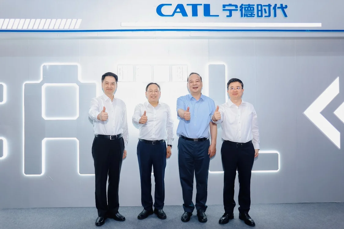 攜手問界汽車共建“廠中廠,寧德時代電池在問界超級工廠正式投產 攜手問界汽車共建“廠中廠,寧德時代電池在問界超級工廠正式投產