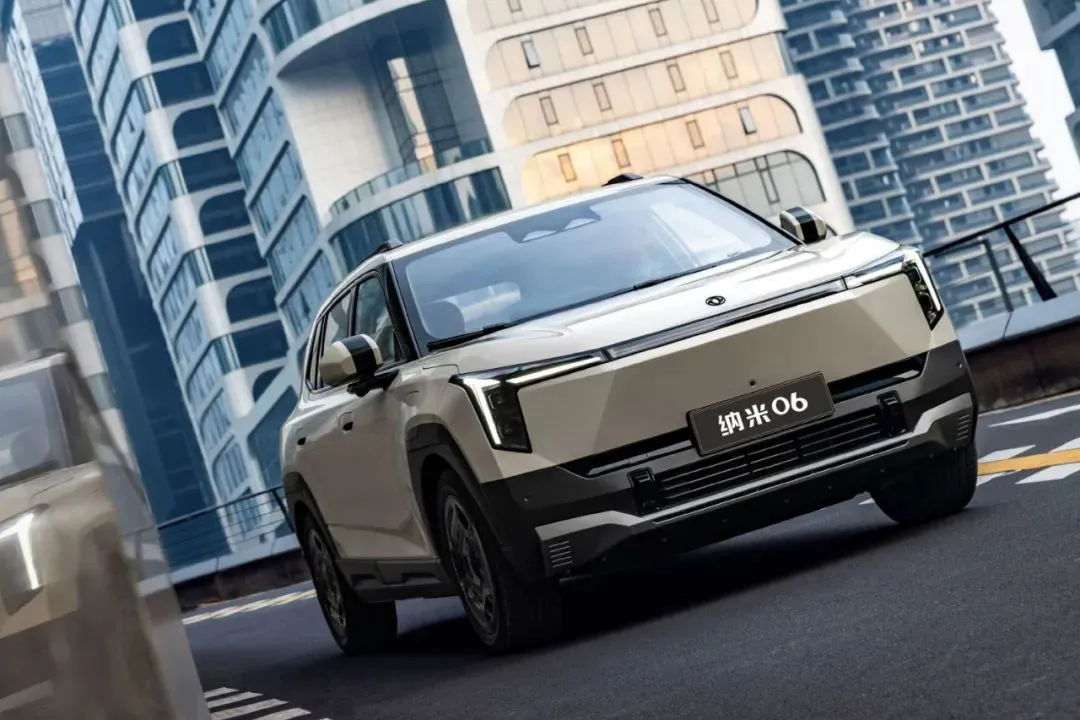 不到8萬買攬勝同款天地門,吉利造完攬勝又要造L9,還都不到30萬