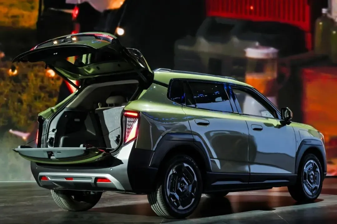 不到8萬買攬勝同款天地門,吉利造完攬勝又要造L9,還都不到30萬