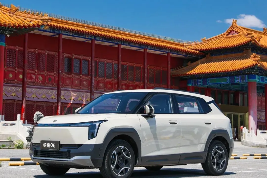 不到8萬買攬勝同款天地門,吉利造完攬勝又要造L9,還都不到30萬