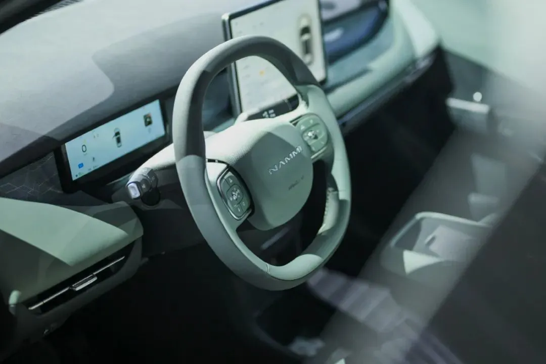 不到8萬買攬勝同款天地門,吉利造完攬勝又要造L9,還都不到30萬