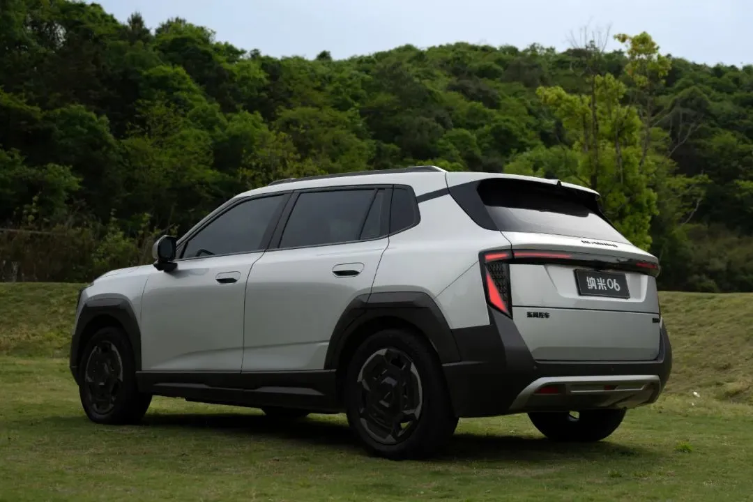 不到8萬買攬勝同款天地門,吉利造完攬勝又要造L9,還都不到30萬