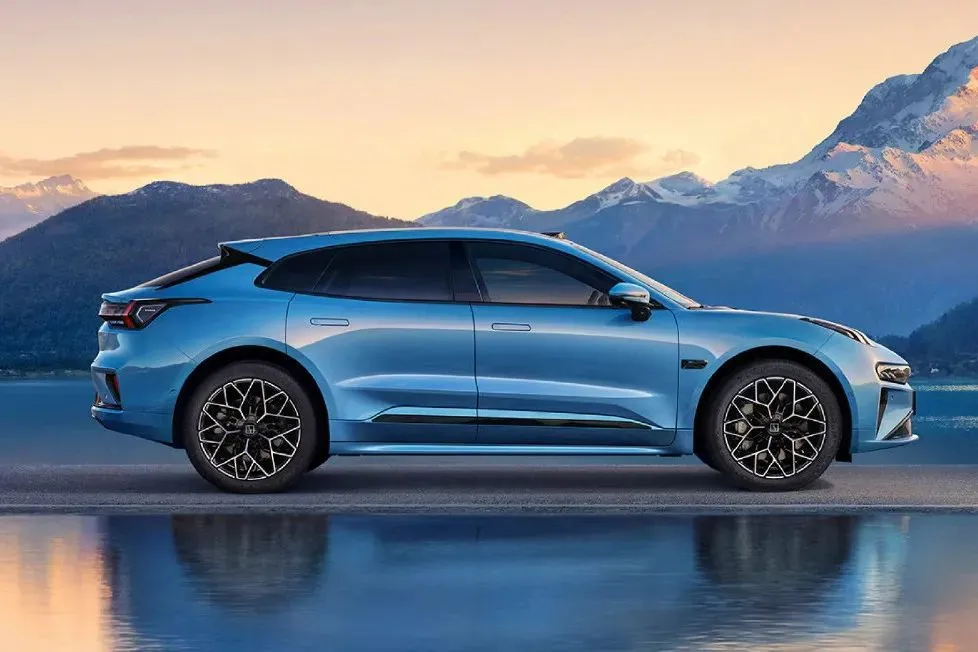 小米SU7等得望眼欲穿?23萬買5米車長豪車,現(xiàn)車不用等