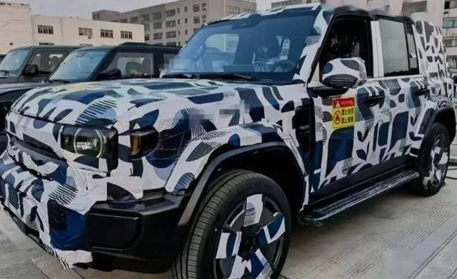 iCAR V27無(wú)偽裝實(shí)車曝光,20萬(wàn)級(jí)能否復(fù)刻“方盒子”神話?