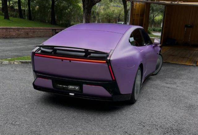 全新小鵬P7無偽裝實(shí)車曝光,能撼動(dòng)小米SU7地位嗎?