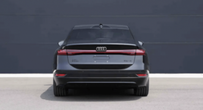 純電奧迪A6L申報,太抽象了,能打過寶馬i5嗎?