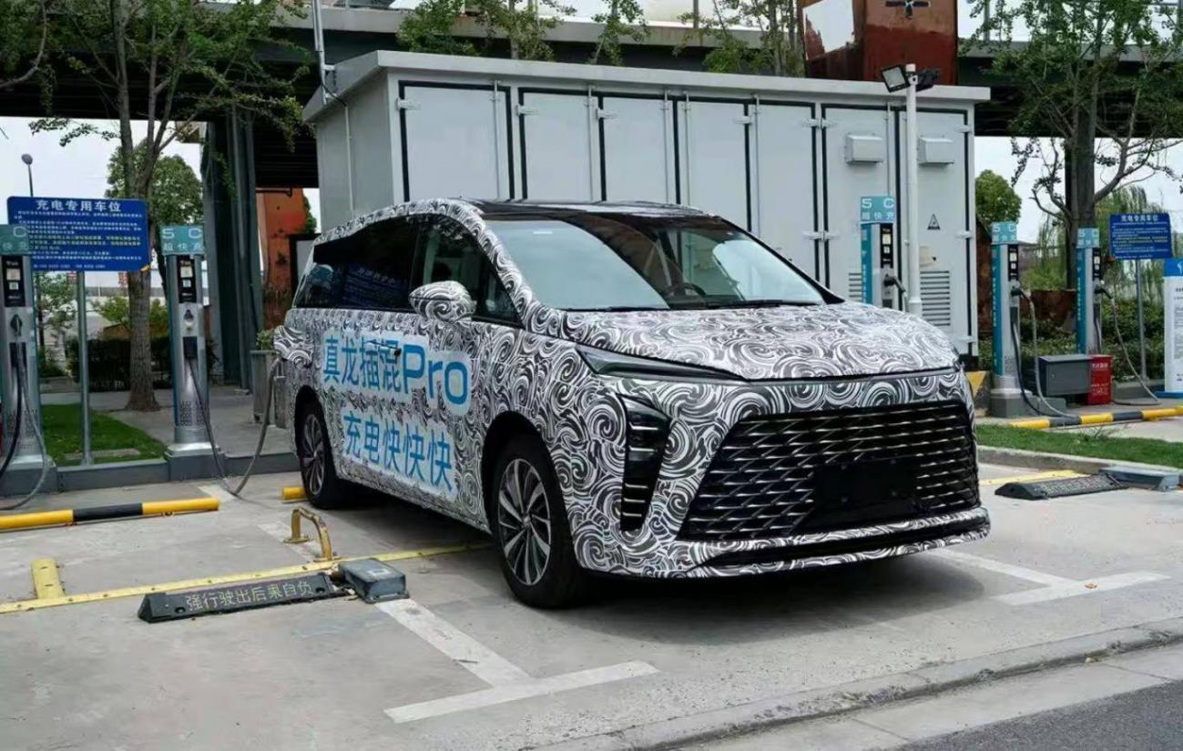 新款別克GL8陸尊PHEV路試諜照曝光