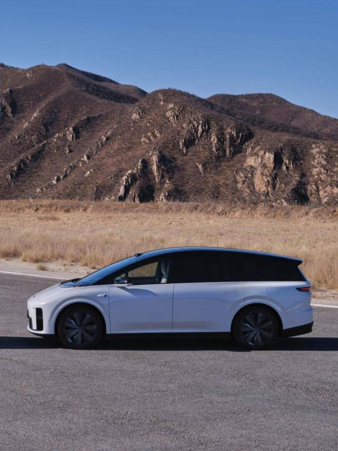 現實版“皇帝的新裝”?一臺純電SUV,拼了命證明自己不是MPV?