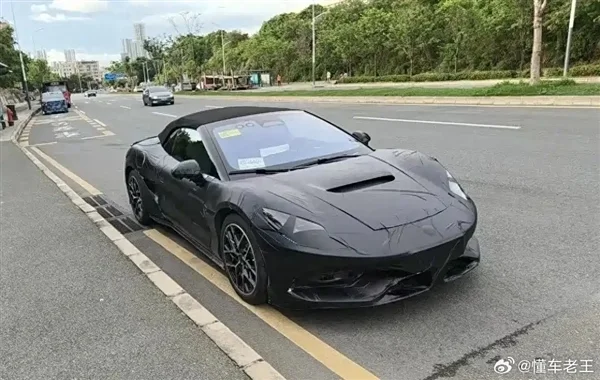 比亞迪全新超跑騰勢Z曝光:敞篷、硬頂版本全都有 比亞迪全新超跑騰勢Z曝光:敞篷、硬頂版本全都有