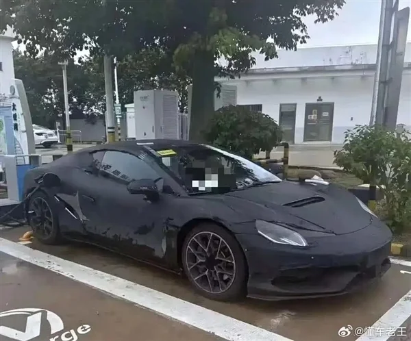 比亞迪全新超跑騰勢Z曝光:敞篷、硬頂版本全都有 比亞迪全新超跑騰勢Z曝光:敞篷、硬頂版本全都有