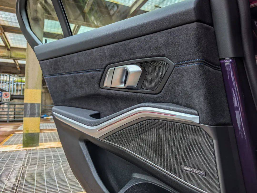 碳纖維+閃電紫+全國限量1000臺,開完這款寶馬只想說:很開心很自信!