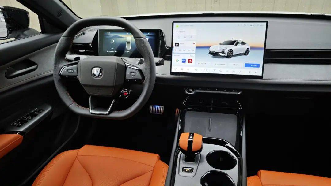 10.99萬,2.0T+8AT,四活塞卡鉗,掀背設計,昨晚剛上市!