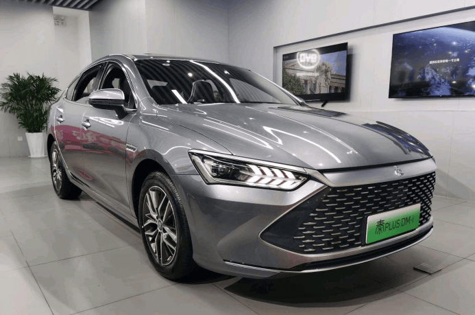 7月乘用車零售銷量TOP10:星愿超特斯拉奪冠,燃油車僅三款?