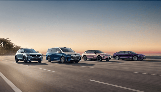 華為加持的嵐圖知音在8月13日預售,追光L和搭載華為ADS Ultra智駕方案的嵐圖大六座“泰山”(項目代號)也將在年內上市