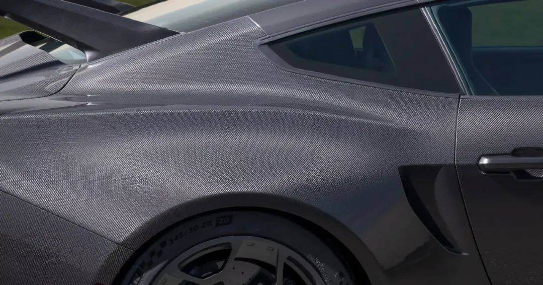 福特發(fā)布全新Mustang GTD Liquid Carbon,全碳車身要多帥有多帥
