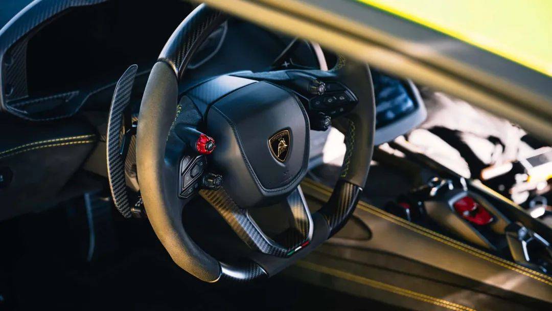 幸好,蘭博基尼還要生產V12很久很久