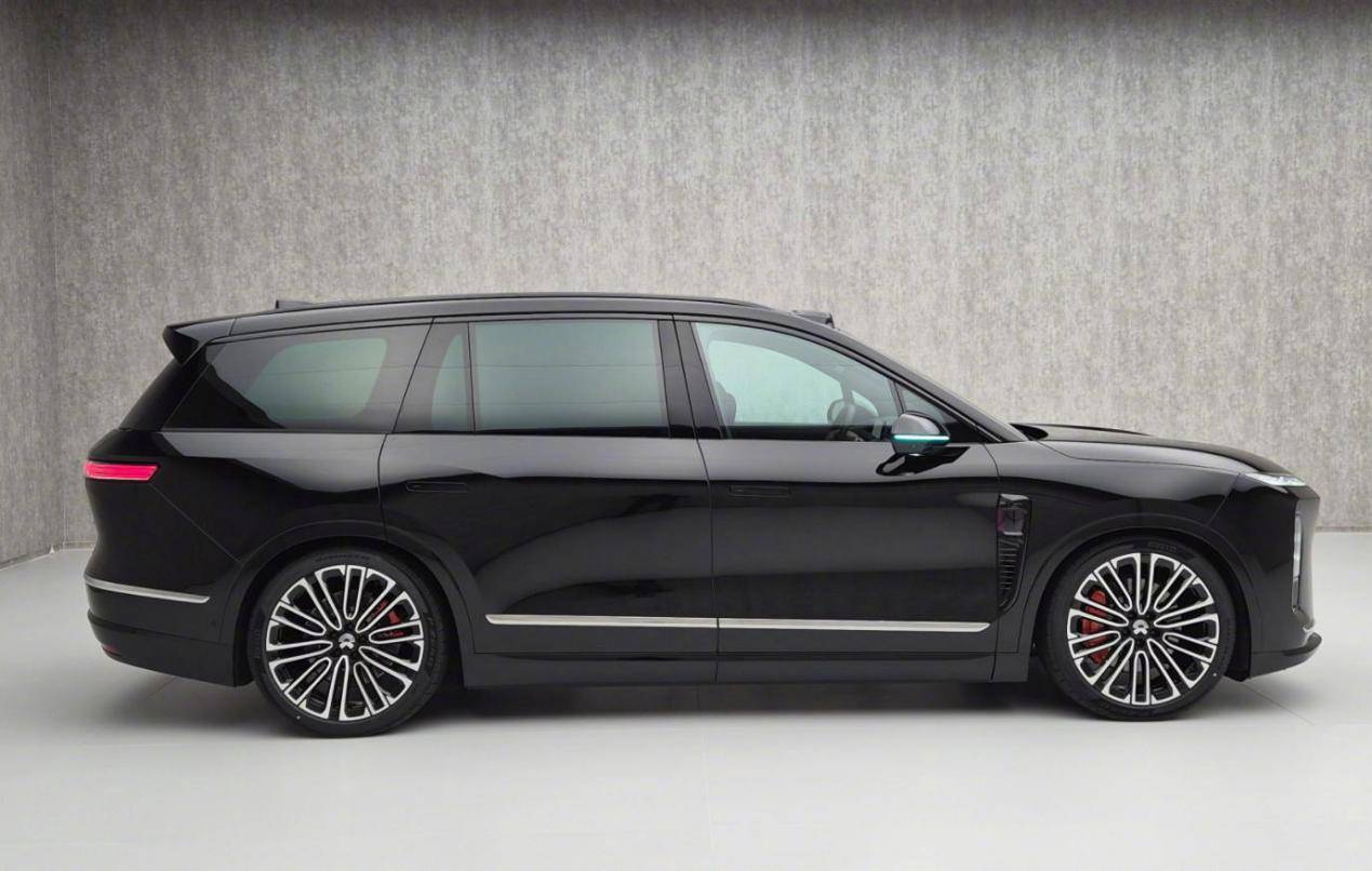 第三代蔚來ES8,中大型變大型SUV,后備箱容積多3.8倍