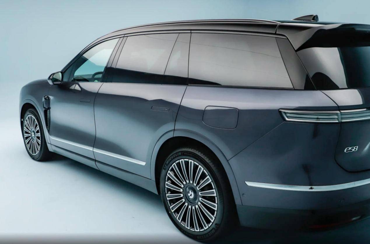 第三代蔚來ES8,中大型變大型SUV,后備箱容積多3.8倍