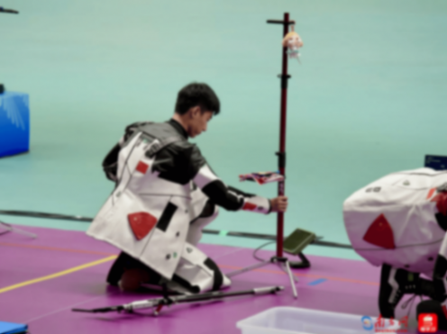 直擊全運會射擊比賽現場:“95后”選手是主力軍,小玩偶見證榮耀時刻
