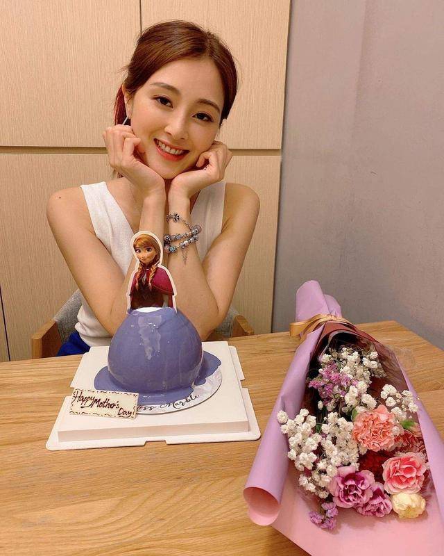 TVB港姐冠軍婚后富貴,轉型成高爾夫球選手,律師老公支持其出歌