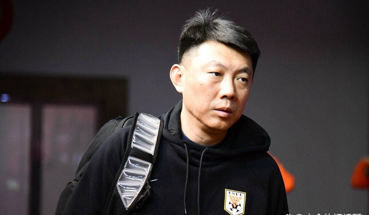 泰山隊新主帥現身,曾執教亞冠聯賽,將指揮關鍵比賽,韓鵬履新