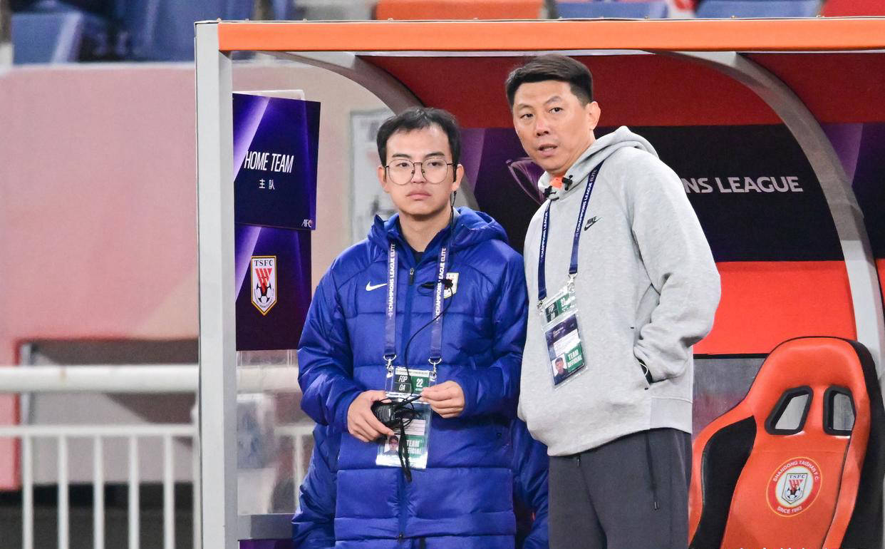 泰山隊新主帥現身,曾執教亞冠聯賽,將指揮關鍵比賽,韓鵬履新